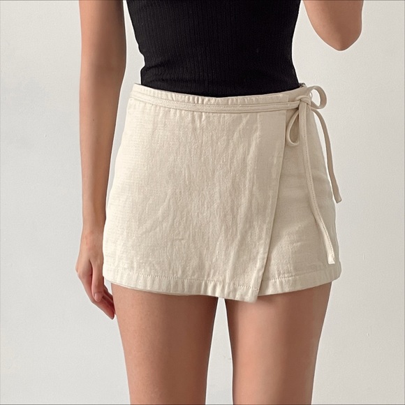 Lovers + Friends Dresses & Skirts - New Lovers + Friends beige skort